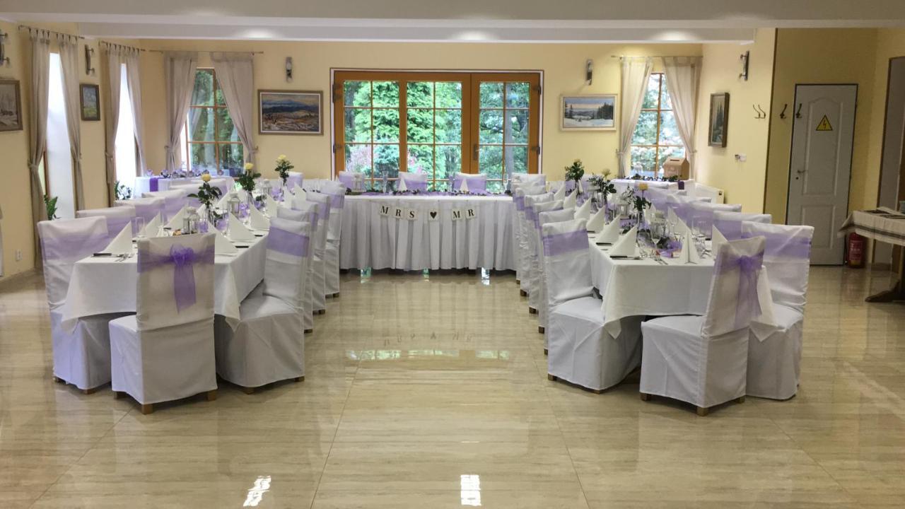 Forrest Hotel Chomutov Exterior photo
